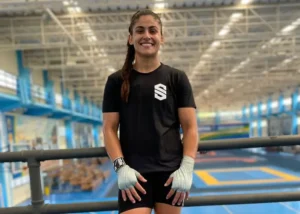 Michele Oliveira Atleta de MMA da Nova Uni o